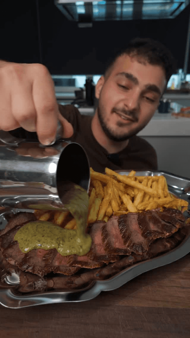 Famous Paris Steak Sauce (Relais de l'Entrecôte)