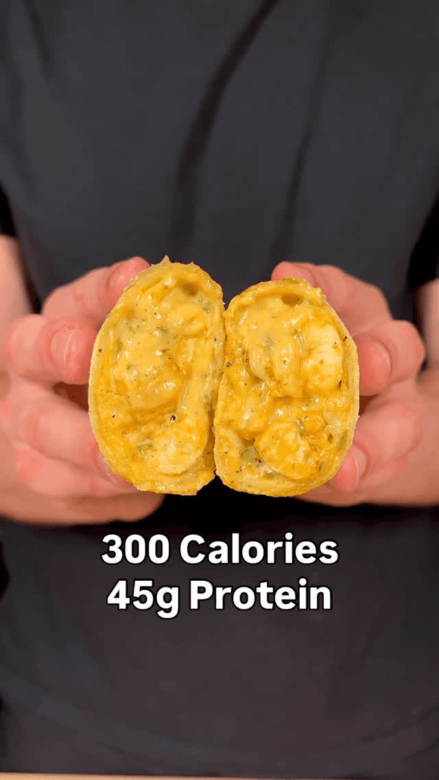 Cheesy Garlic Chicken Rolls