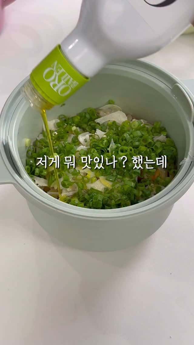 Quick Microwave Brie & Tomato Pasta