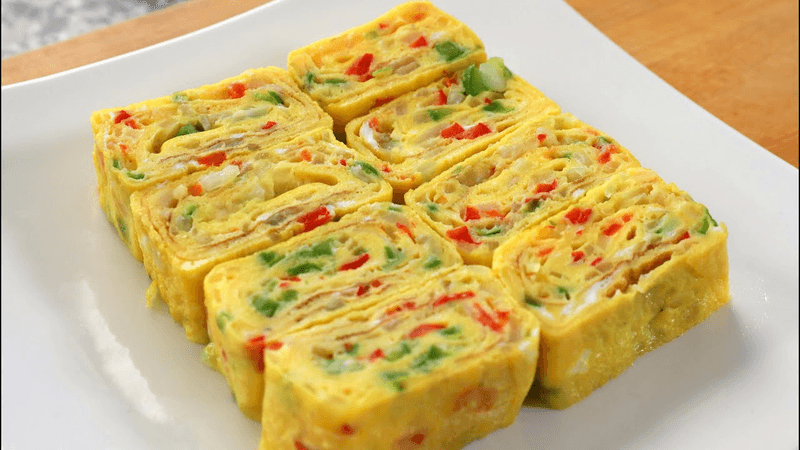 Korean Rolled Omelette (Gyeran-mari)