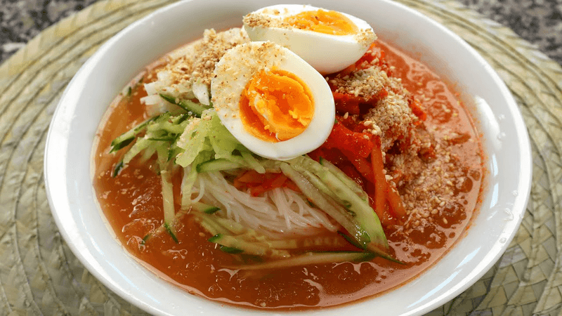 Cold kimchi noodle soup (kimchimari-guksu) Thumbnail