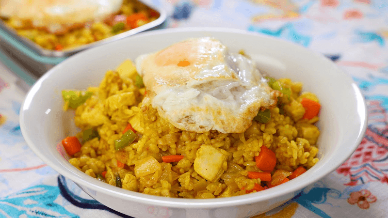 Korean style curry fried rice with chicken (Kare-bokkeumbap) Thumbnail