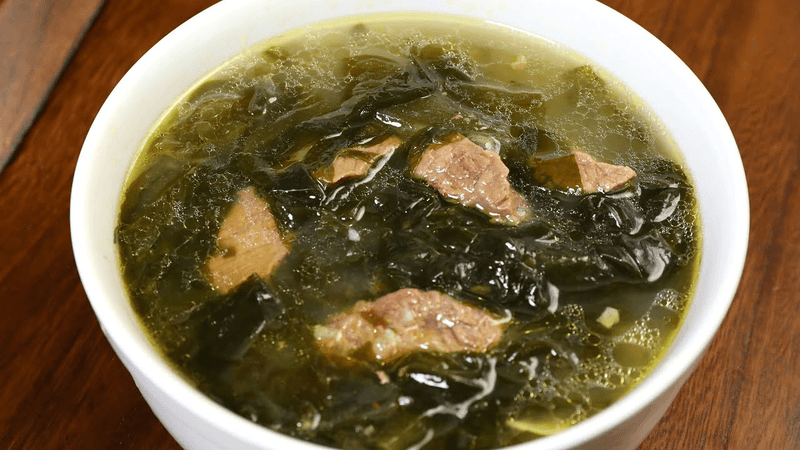 Korean Birthday Soup (Miyeokguk) Thumbnail