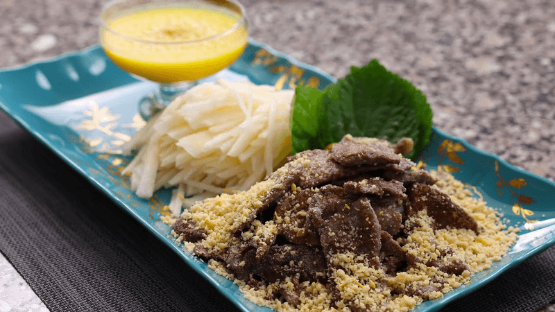 Pan-cooked beef salad (Sogogi chapssal-gui) Thumbnail
